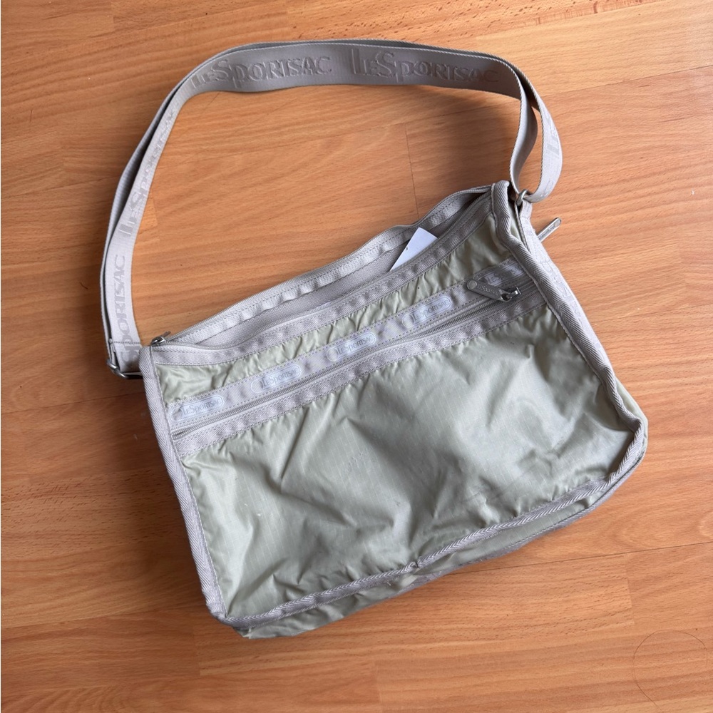 LeSportsac Deluxe Everyday Bag